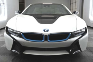 front view of a 2015 BMW i8 PHEV